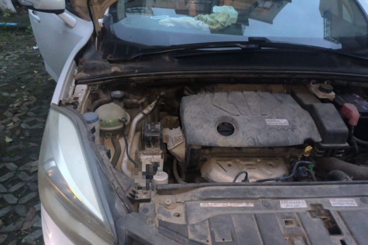 Used Dongfeng Aeolus L60 2015 1.8L Manual New Enjoyment Version Engine Bay Right
