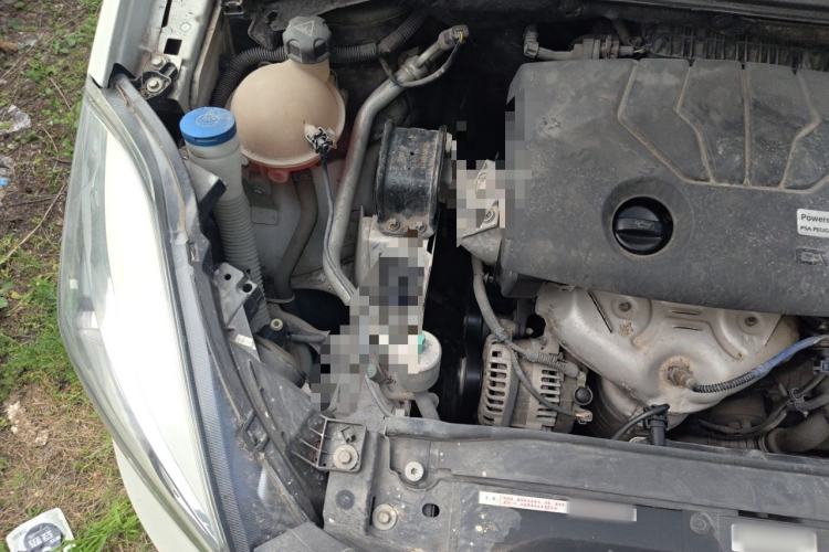 Used Dongfeng Aeolus L60 2015 1.8L Automatic New Enjoyment Model Engine Bay Right