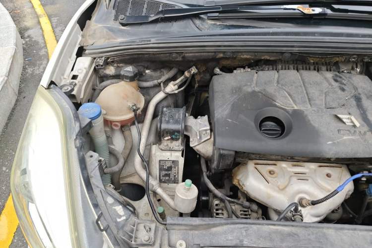 Used Dongfeng Aeolus L60 2015 1.8L Automatic New Enjoyment Model Engine Bay Right