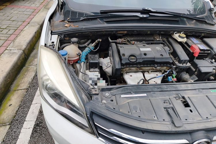 Used Dongfeng Aeolus L60 2015 1.6L Manual New Dynamic Model Engine Bay Right