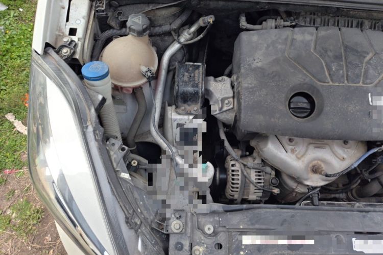 Used Dongfeng Aeolus L60 2015 1.8L Automatic New Enjoyment Model Engine Bay Right