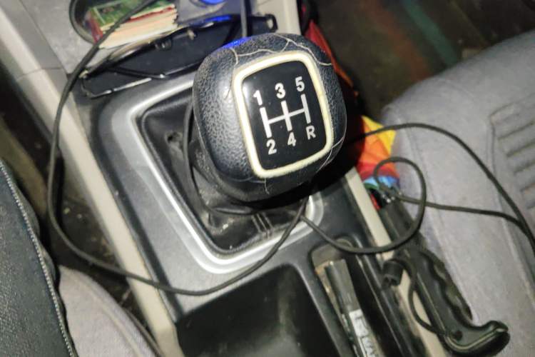 Used Dongfeng Aeolus L60 2015 1.8L Manual New Enjoyment Version Gear Lever