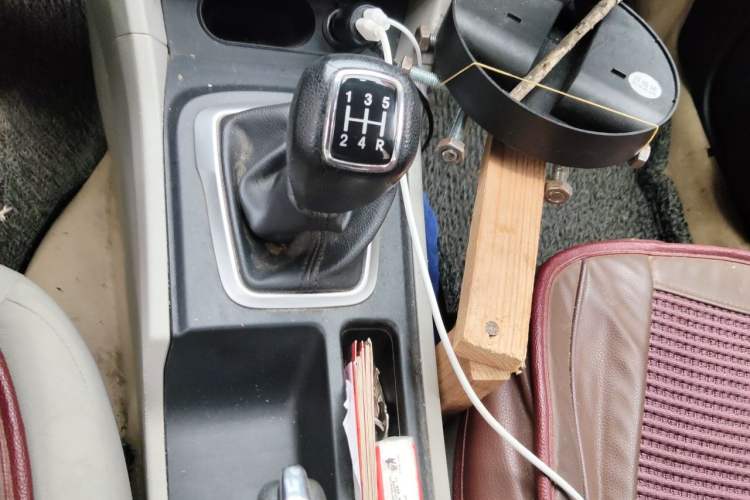 Used Dongfeng Aeolus L60 2015 1.6L Manual New Dynamic Model Gear Lever