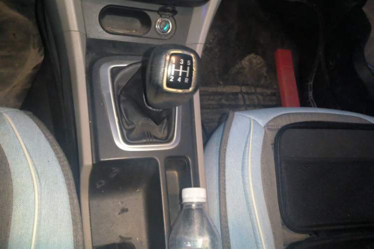 Used Dongfeng Aeolus L60 2015 1.8L Manual New Enjoyment Version Gear Lever