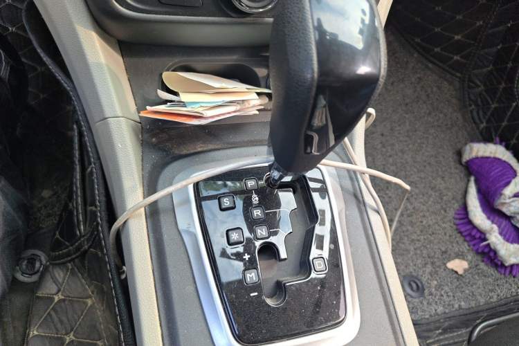 Used Dongfeng Aeolus L60 2015 1.8L Automatic New Enjoyment Model Gear Lever