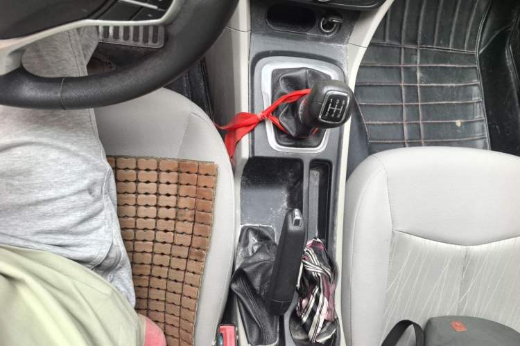 Used Dongfeng Aeolus L60 2015 1.6L Manual New Dynamic Model Gear Lever