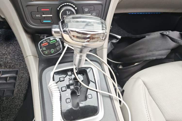 Used Dongfeng Aeolus L60 2015 1.8L Automatic New Enjoyment Model Gear Lever