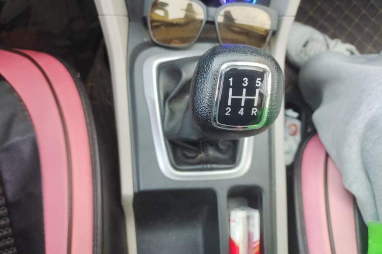 Used Dongfeng Aeolus L60 2015 1.8L Manual New Enjoyment Version Gear Lever