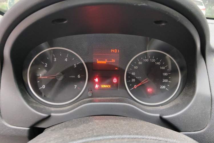 Used Dongfeng Aeolus L60 2015 1.6L Manual New Dynamic Model Instrument Cluster