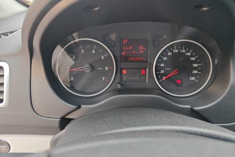 Used Dongfeng Aeolus L60 2015 1.8L Automatic New Rui Model Instrument Cluster