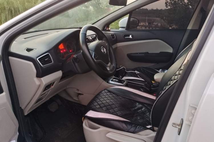 Used Dongfeng Aeolus L60 2015 1.8L Automatic New Enjoyment Model Interior 2