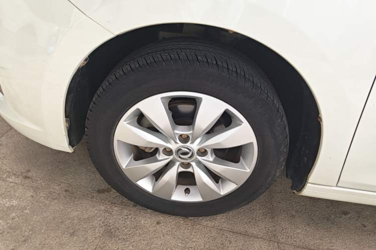 Used Dongfeng Aeolus L60 2015 1.6L Manual New Dynamic Model Left Front Wheel Hub