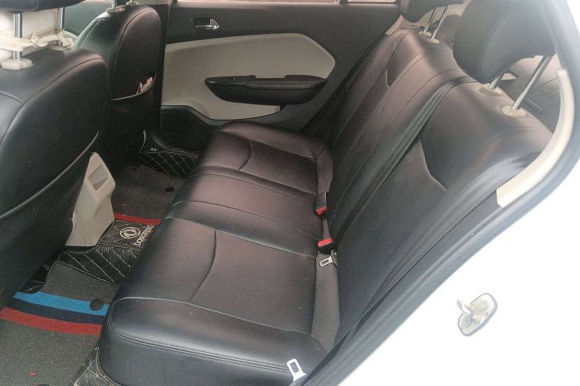Used Dongfeng Aeolus L60 2015 1.8L Automatic New Enjoyment Model Left Rear Seat