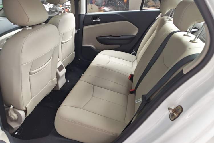 Used Dongfeng Aeolus L60 2015 1.6L Manual New Dynamic Model Left Rear Seat