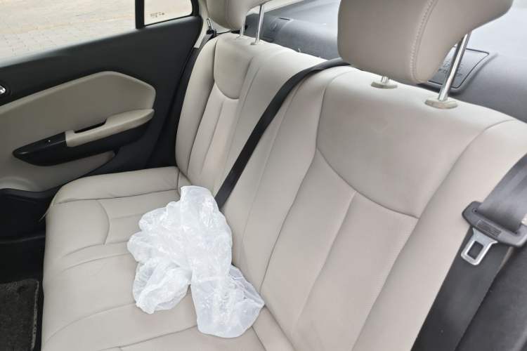 Used Dongfeng Aeolus L60 2015 1.8L Automatic New Enjoyment Model Left Rear Seat