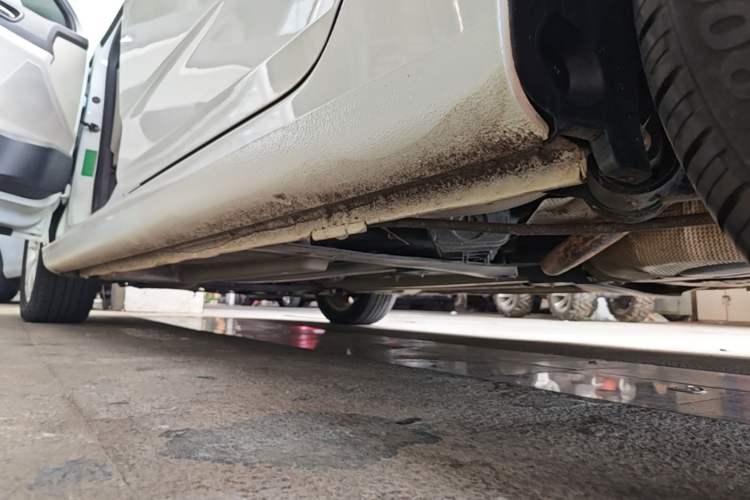 Used Dongfeng Aeolus L60 2015 1.6L Manual New Dynamic Model Left Side Sill