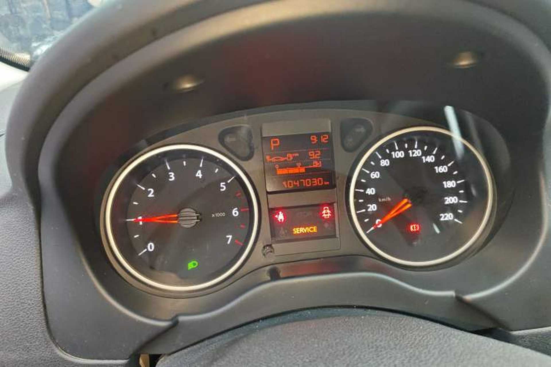 Used Dongfeng Aeolus L60 2015 1.8L Automatic New Enjoyment Model Odometer Close Up