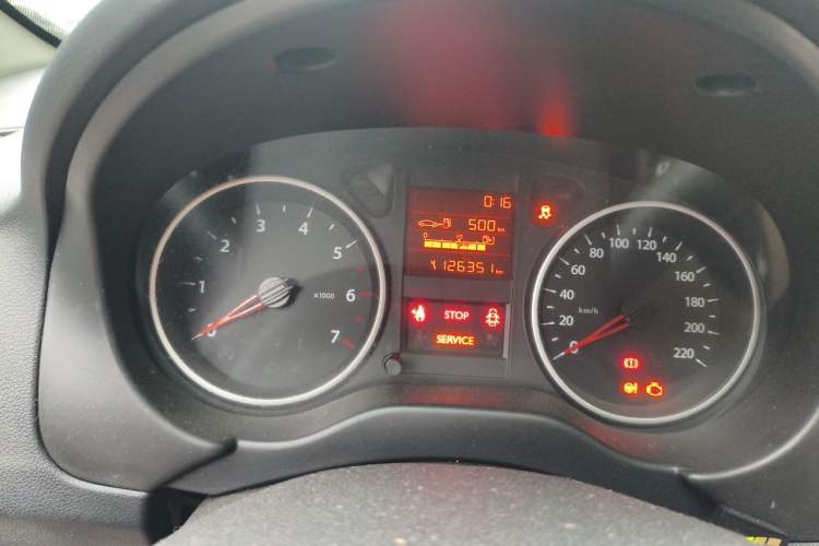 Used Dongfeng Aeolus L60 2015 1.8L Manual New Enjoyment Version Odometer Close Up
