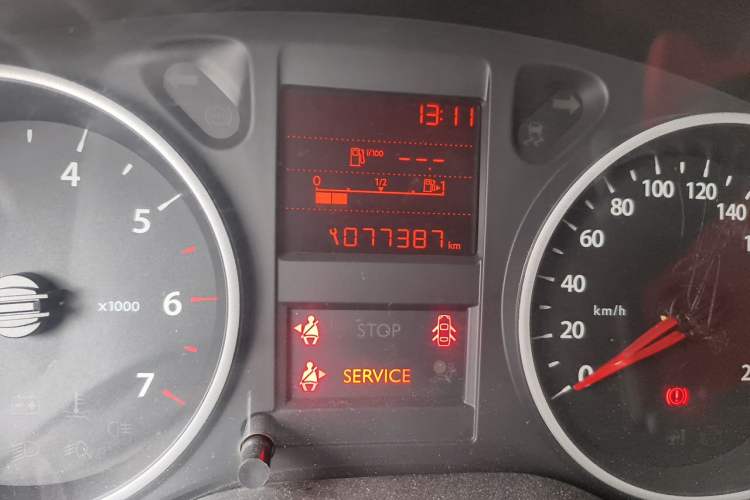 Used Dongfeng Aeolus L60 2015 1.6L Manual New Dynamic Model Odometer Close Up