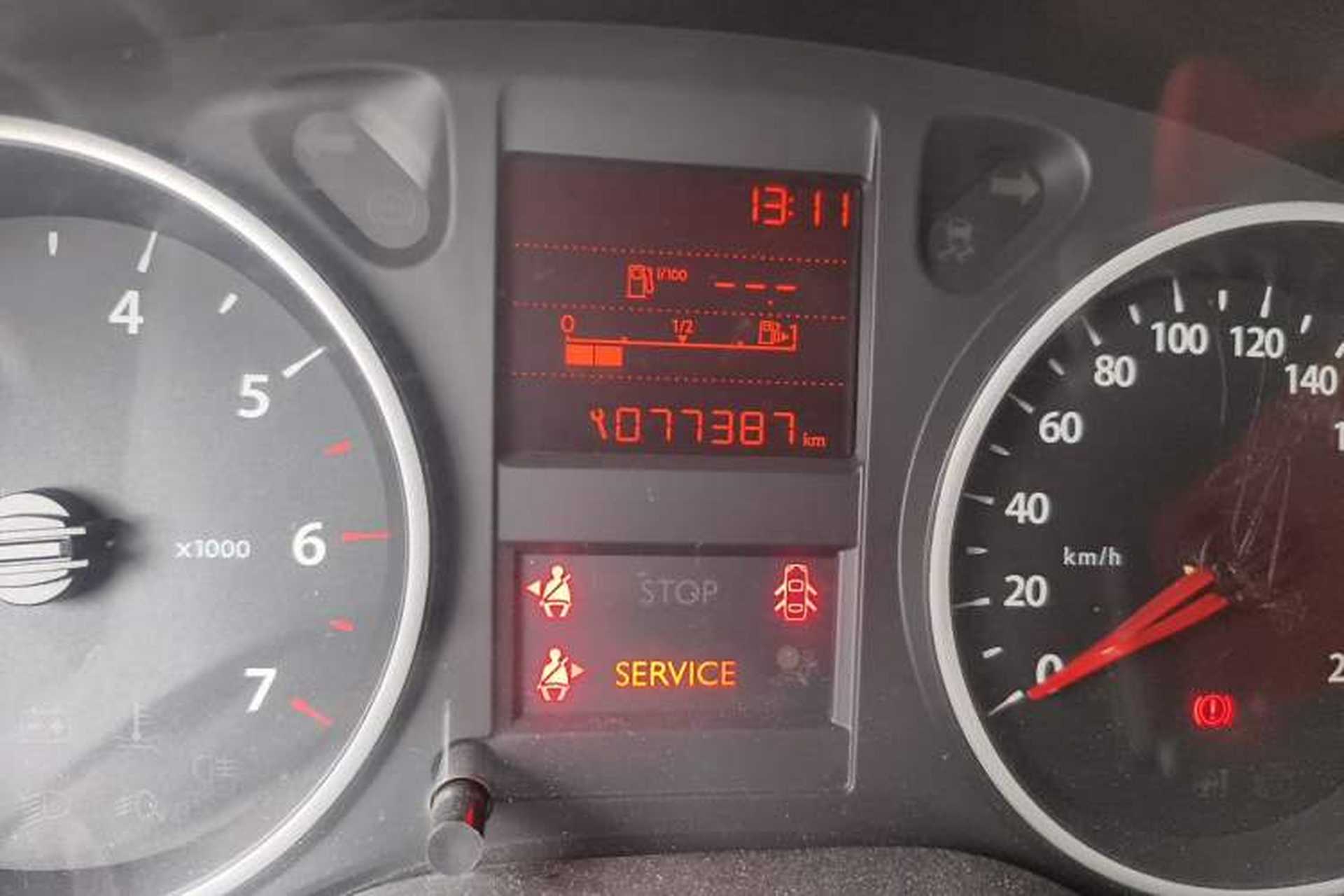 Used Dongfeng Aeolus L60 2015 1.6L Manual New Dynamic Model Odometer Close Up