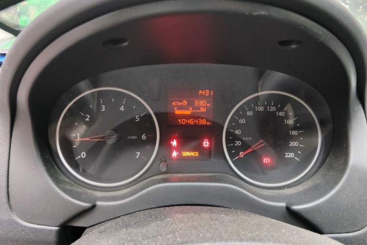 Used Dongfeng Aeolus L60 2015 1.6L Manual New Dynamic Model Odometer Close Up