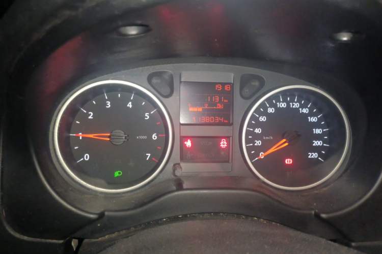 Used Dongfeng Aeolus L60 2015 1.8L Manual New Enjoyment Version Odometer Close Up