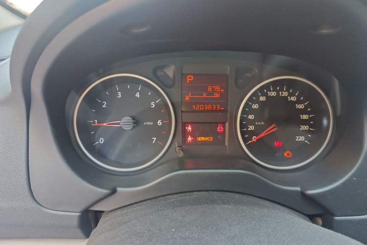 Used Dongfeng Aeolus L60 2015 1.8L Automatic New Enjoyment Model Odometer Close Up