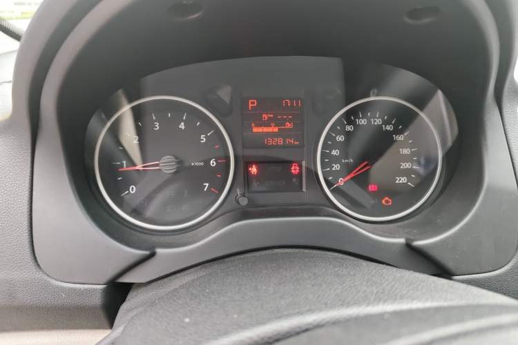 Used Dongfeng Aeolus L60 2015 1.8L Automatic New Enjoyment Model Odometer Close Up
