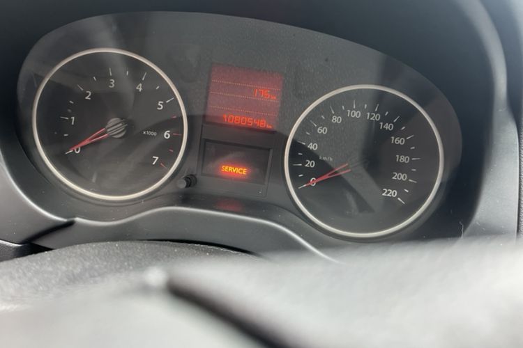 Used Dongfeng Aeolus L60 2015 1.8L Automatic New Enjoyment Model Odometer Close Up