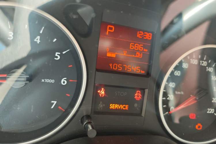 Used Dongfeng Aeolus L60 2015 1.8L Automatic New Enjoyment Model Odometer Close Up