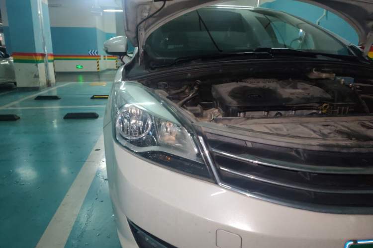 Used Dongfeng Aeolus L60 2015 1.8L Automatic New Enjoyment Model Right Front Headlight