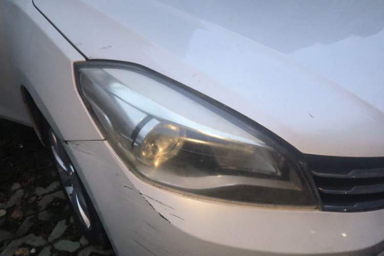 Used Dongfeng Aeolus L60 2015 1.8L Manual New Enjoyment Version Right Front Headlight