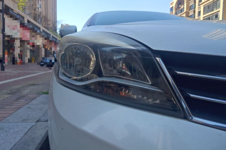 Used Dongfeng Aeolus L60 2015 1.8L Automatic New Enjoyment Model Right Front Headlight