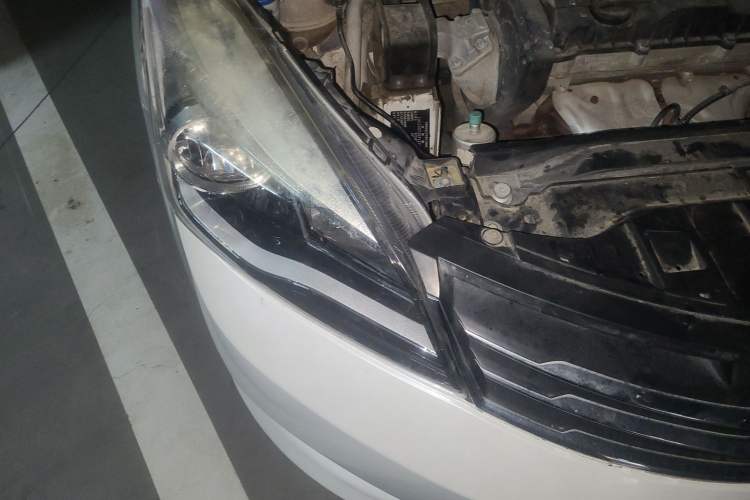 Used Dongfeng Aeolus L60 2015 1.6L Manual New Dynamic Model Right Front Headlight