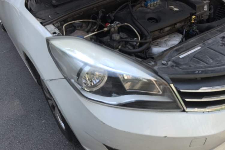 Used Dongfeng Aeolus L60 2015 1.8L Manual New Enjoyment Version Right Front Headlight
