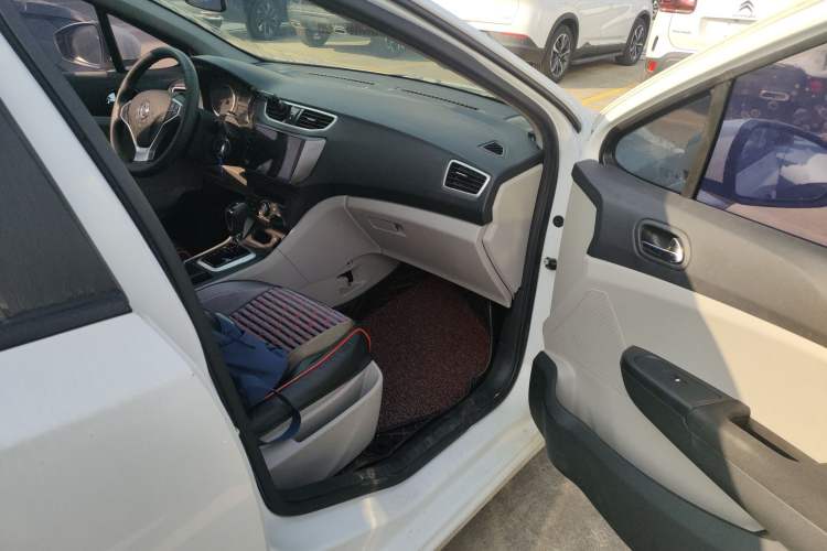 Used Dongfeng Aeolus L60 2015 1.8L Automatic New Enjoyment Model Right Front Seat