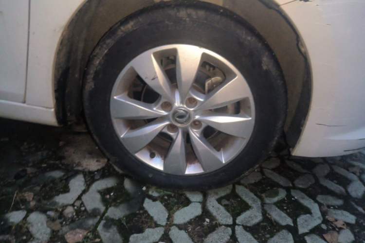 Used Dongfeng Aeolus L60 2015 1.8L Manual New Enjoyment Version Right Front Wheel Hub