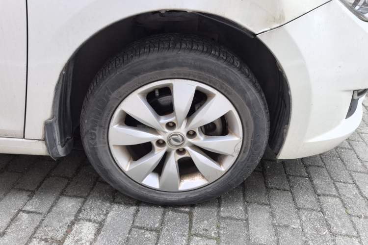 Used Dongfeng Aeolus L60 2015 1.6L Manual New Dynamic Model Right Front Wheel Hub