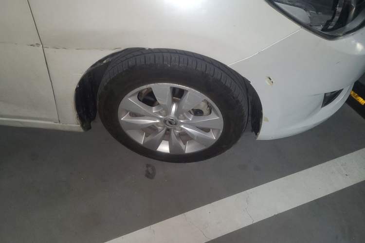 Used Dongfeng Aeolus L60 2015 1.6L Manual New Dynamic Model Right Front Wheel Hub