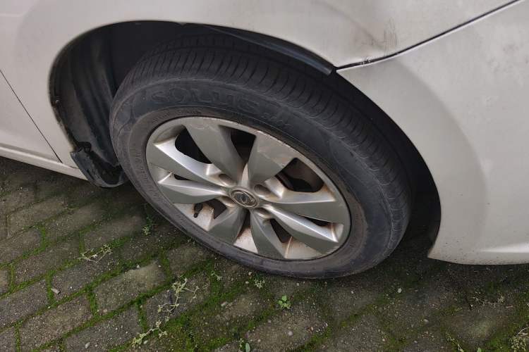 Used Dongfeng Aeolus L60 2015 1.6L Manual New Dynamic Model Right Front Wheel Hub