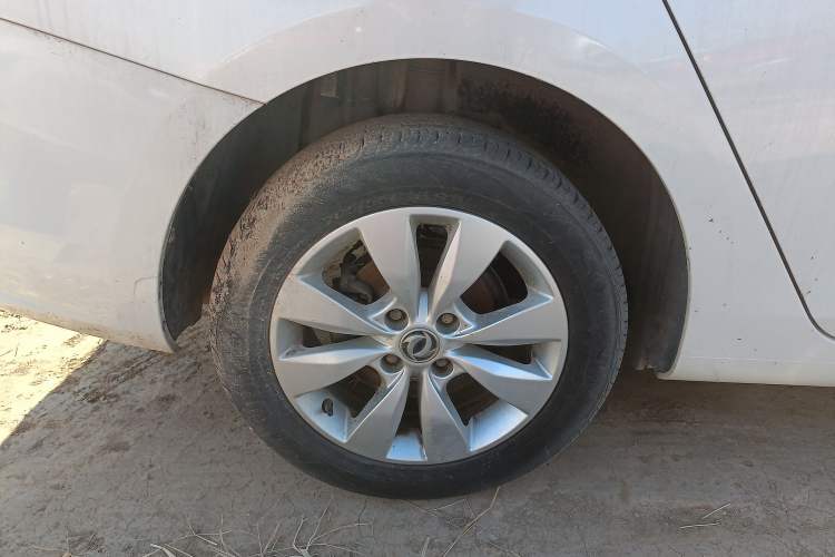 Used Dongfeng Aeolus L60 2015 1.8L Automatic New Enjoyment Model Right Rear Wheel Hub