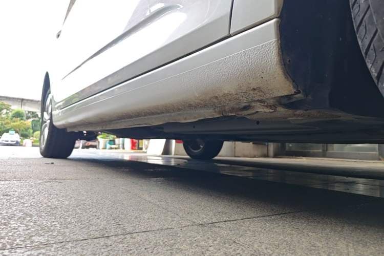 Used Dongfeng Aeolus L60 2015 1.6L Manual New Dynamic Model Right Side Sill