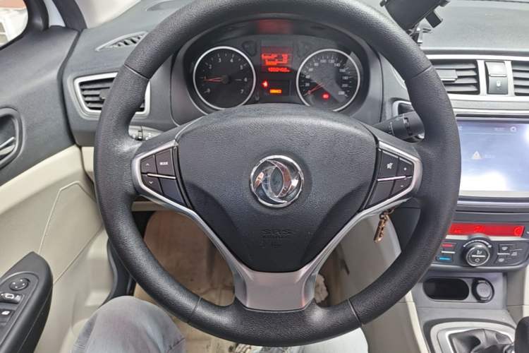 Used Dongfeng Aeolus L60 2015 1.6L Manual New Dynamic Model Steering Wheel