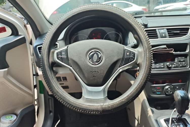 Used Dongfeng Aeolus L60 2015 1.8L Automatic New Enjoyment Model Steering Wheel