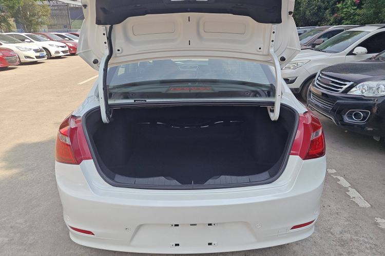 Used Dongfeng Aeolus L60 2015 1.8L Automatic New Rui Model Trunk