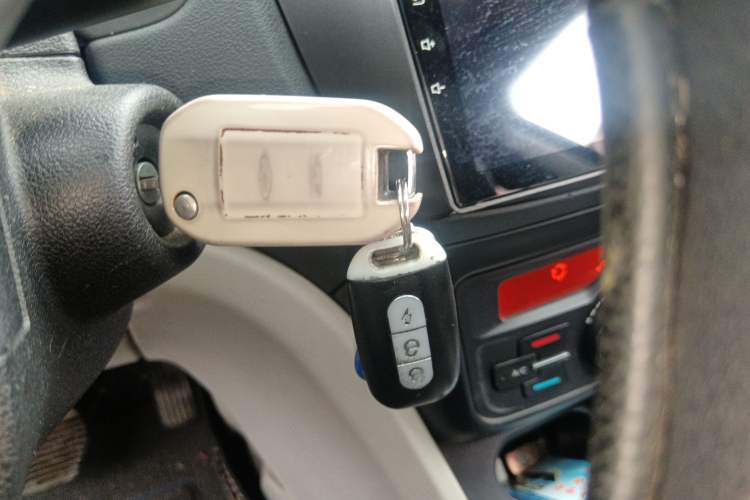 Used Dongfeng Aeolus L60 2015 1.8L Automatic New Enjoyment Model Vehicle Key