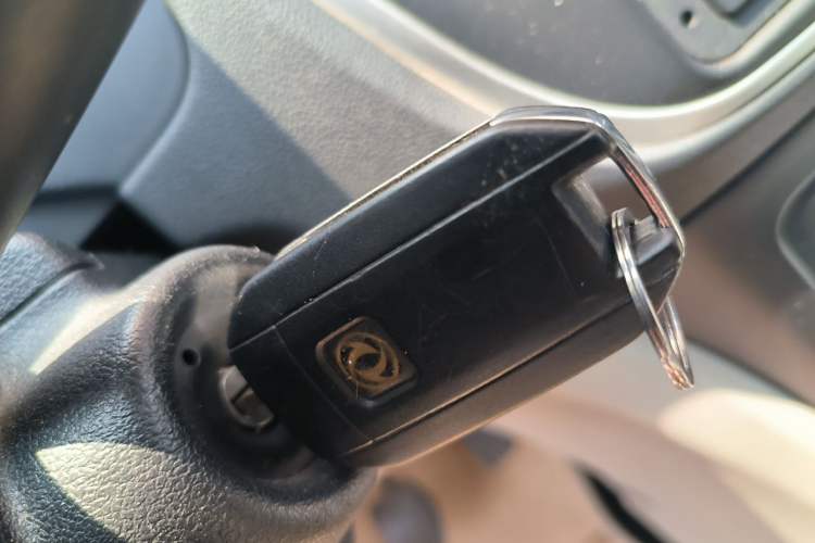 Used Dongfeng Aeolus L60 2015 1.6L Manual New Dynamic Model Vehicle Key