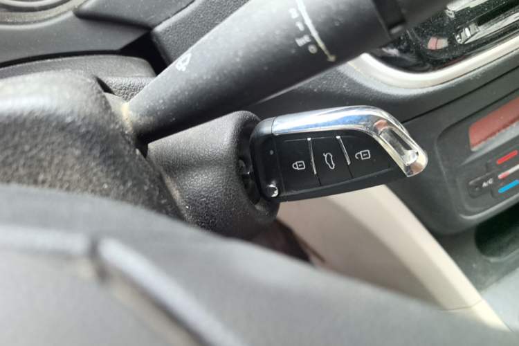 Used Dongfeng Aeolus L60 2015 1.6L Manual New Dynamic Model Vehicle Key