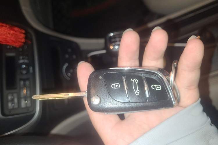 Used Dongfeng Aeolus L60 2015 1.6L Manual New Dynamic Model Vehicle Key