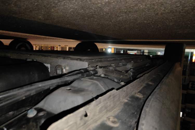 Used Dongfeng Aeolus L7 New Energy 2024 205 Pro Chassis Rear Left